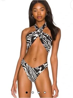 We Wore What Marble Swim Wrap
Halter Bikini Top Size Large